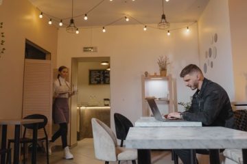 เลือกอุปกรณ์กระจาย WiFi สำหรับร้านค้าเล็ก ๆ อย่างไรดี – 28 กรกฎาคม 2569