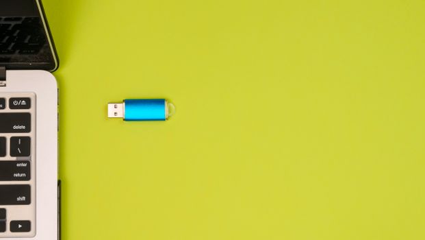 เลือก External SSD กับ Flash Drive ใช้งานต่างกันอย่างไร