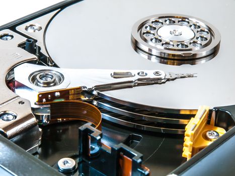 เลือก SSD หรือ HDD สำหรับเก็บข้อมูล แบบไหนเหมาะกับคุณ – 1 กันยายน 2569